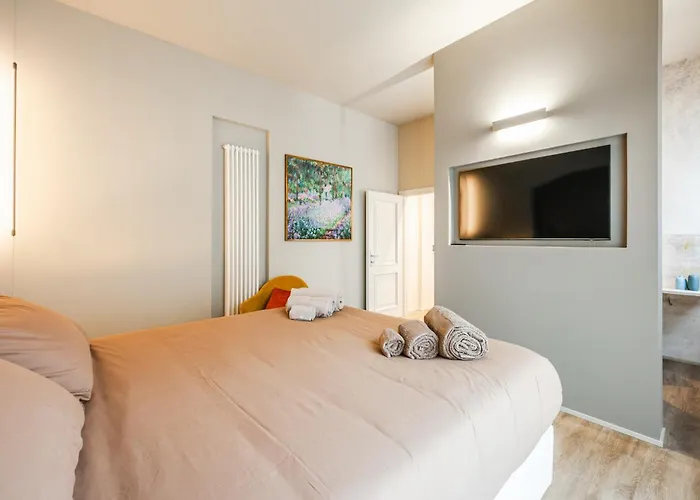 Urban [free Parking - Private Garden] Villa *