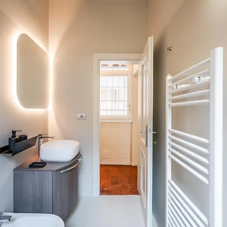 Urban Free Parking - Private Garden *