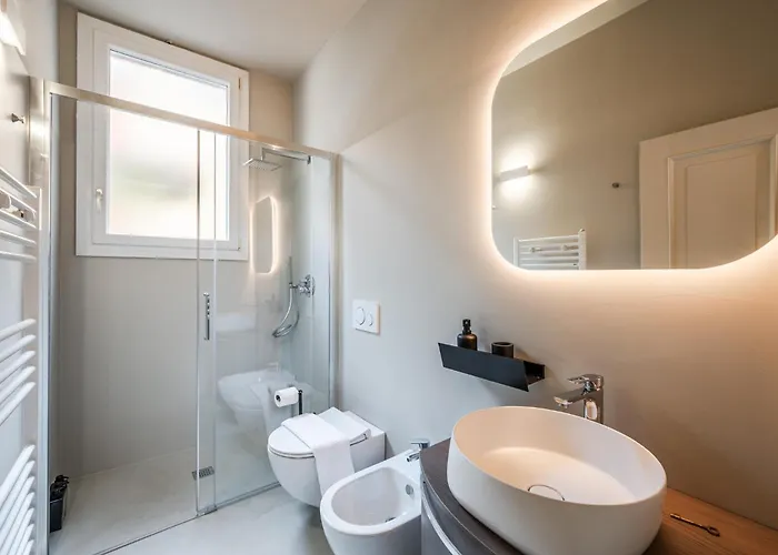 Urban Free Parking - Private Garden *